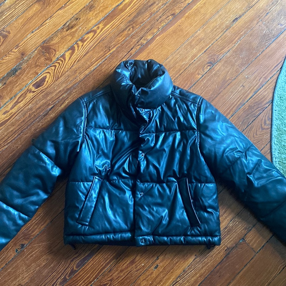 Cropped puffer jacket